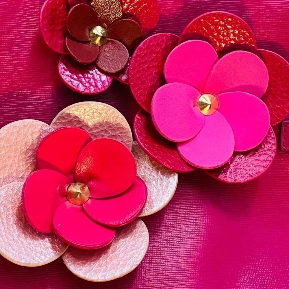 Elizabeth Arden Hot Pink Floral Appliqué Shoulder Tote - Picture 3 of 7